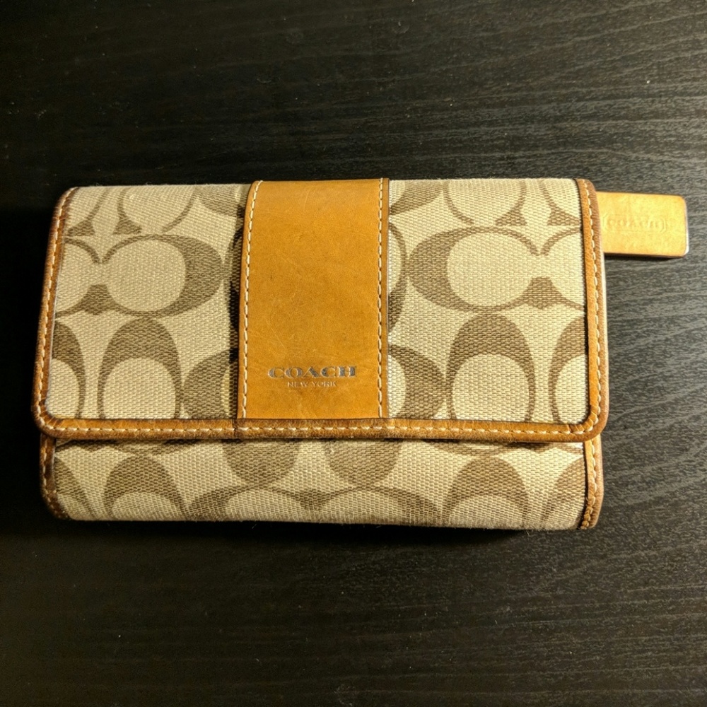 Cream authentic coach wallet tri-fold